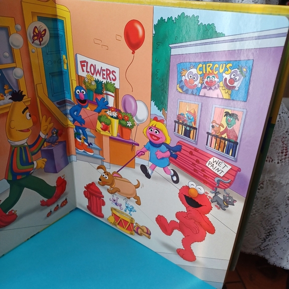 VINTAGE 2004 SESAME STREET ELMO & FRIENDS FIRST LOOK AND FIND BOOK FOR TODDLERS - Picture 12 of 15